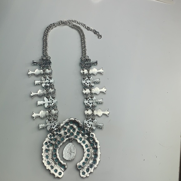 🔥 RESTOCKED! 🔥 Vintage Style Squash Blossom Statement Necklace - Picture 12 of 14